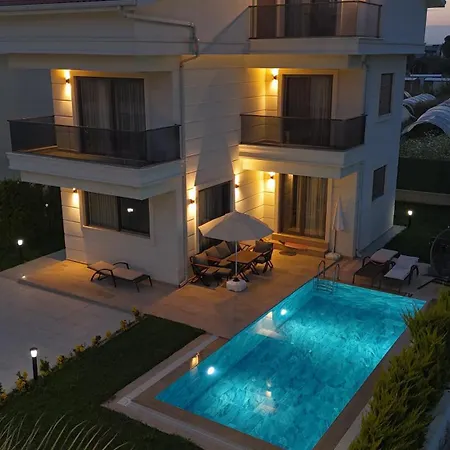 Serenity Garden 12 וילה