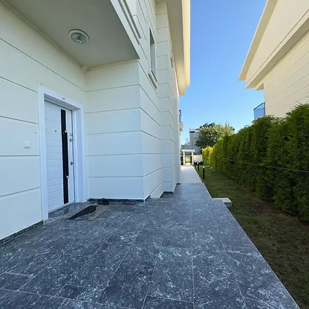 וילה Serenity Garden 12 *