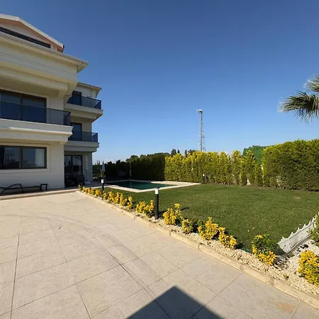 Serenity Garden 12 * באלאק